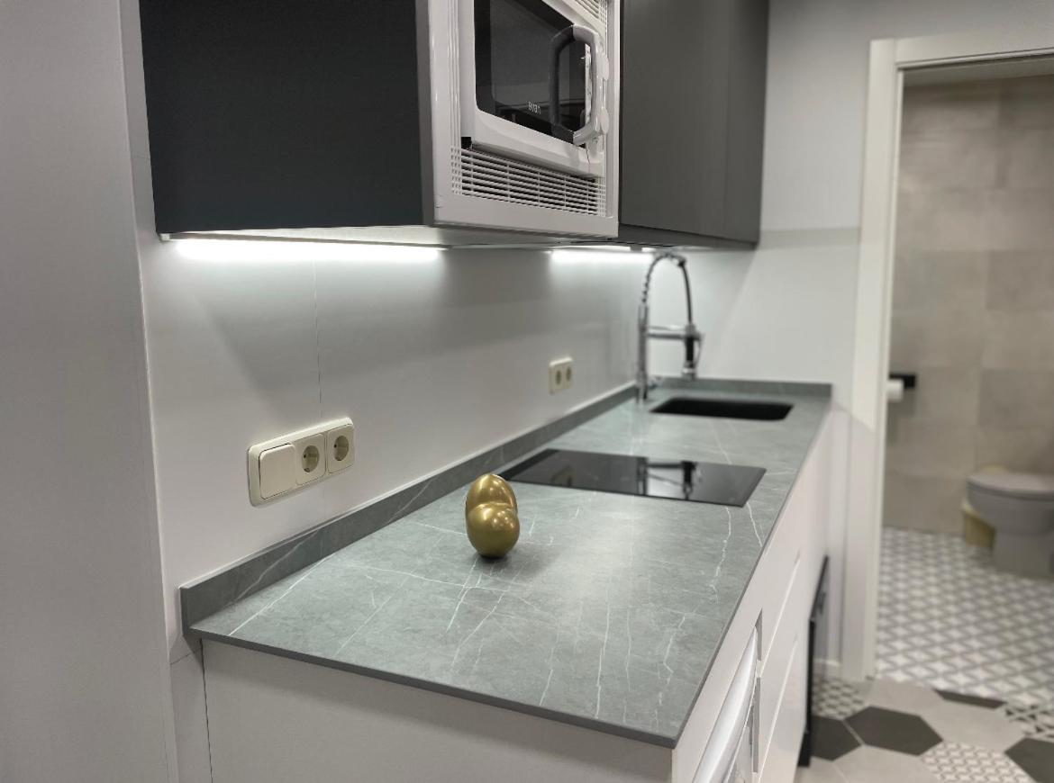 Madrid Villa Suites Bianco Exteriör bild